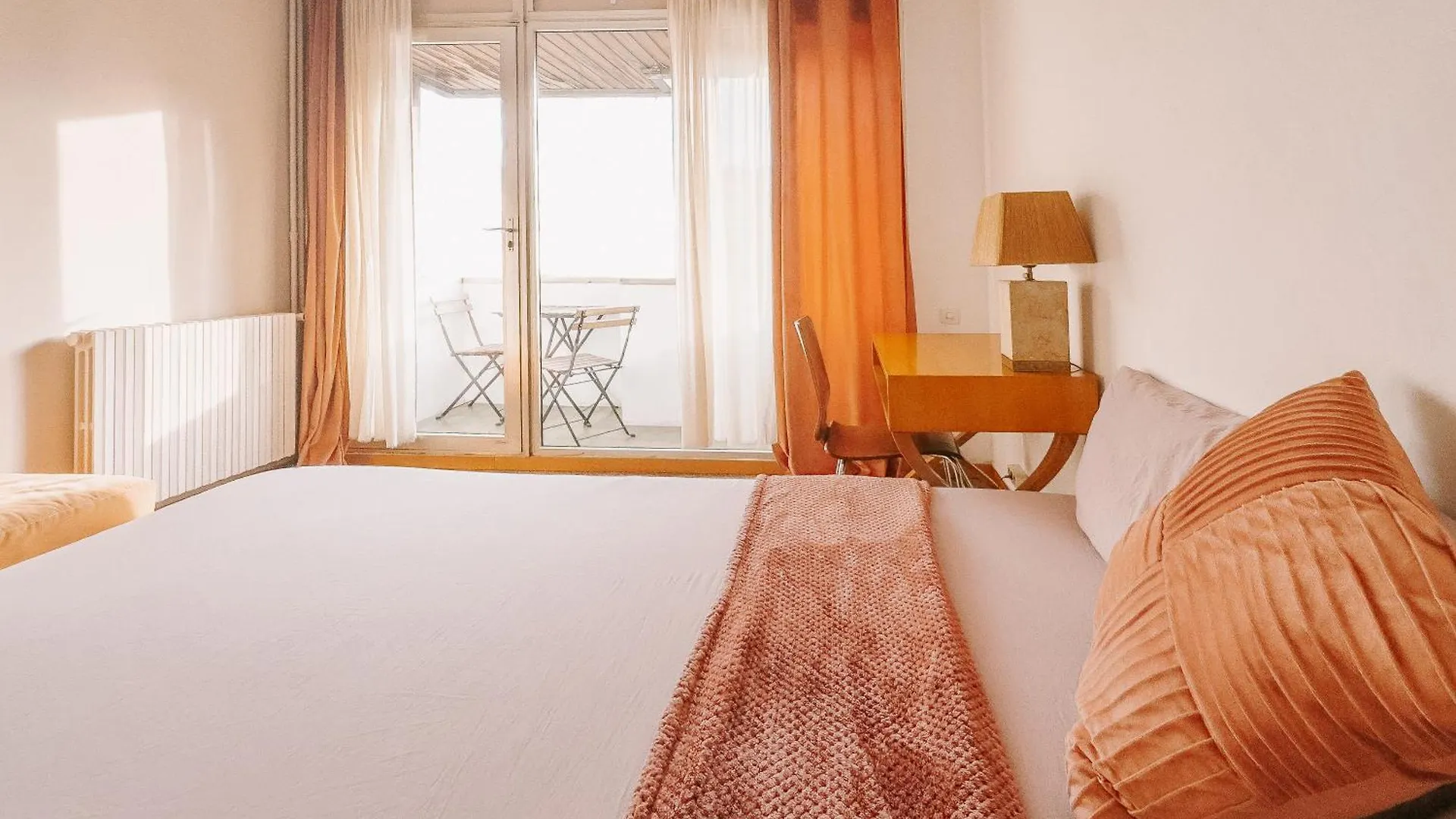 Lovely Rooms In Shared Apartment Gracia Neighborhood Barcelona