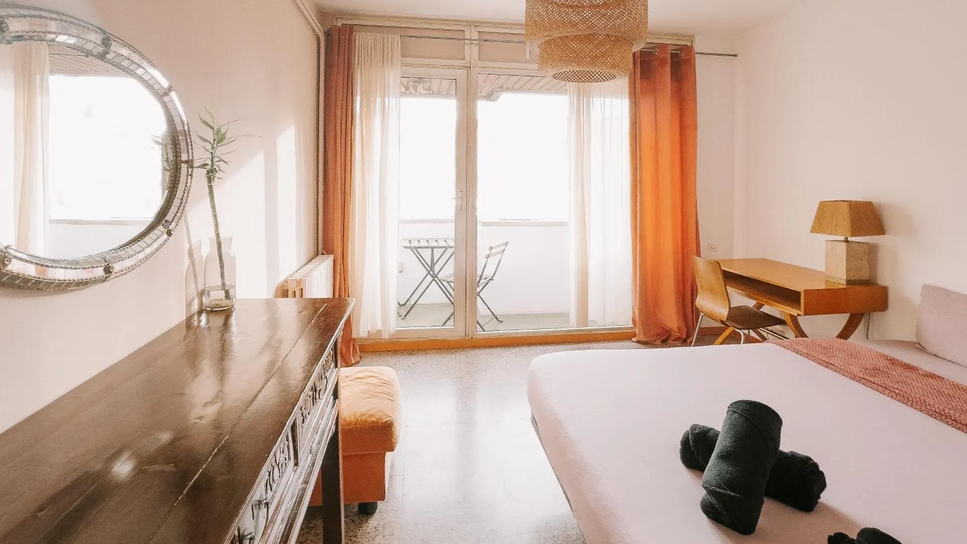 Lovely Rooms In Shared Apartment Gracia Neighborhood Barcelone Espagne